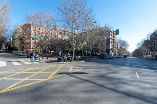 Stylish Bright 2BD apt. Atocha - Luca de Tena