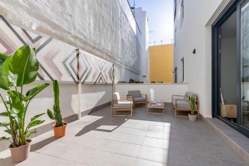 Wonderful apartment with terrace 1Bd1Bth- Center