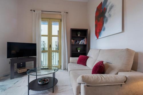 Beautiful apartment with balcony - Center-1BD1BTH