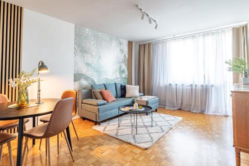 Majdańska Apartment Warsaw by Mia