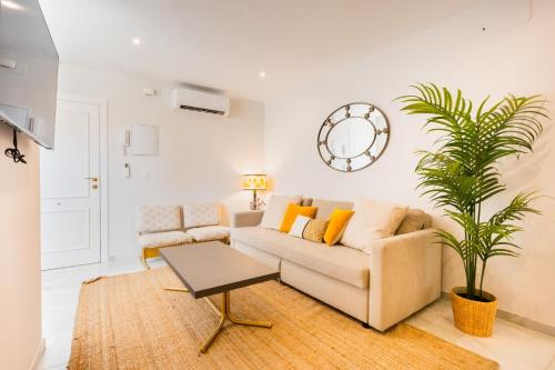Wide bright- 2Bd 2Bth- Cathedral