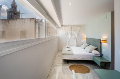 Wide bright- 2Bd 2Bth- Cathedral