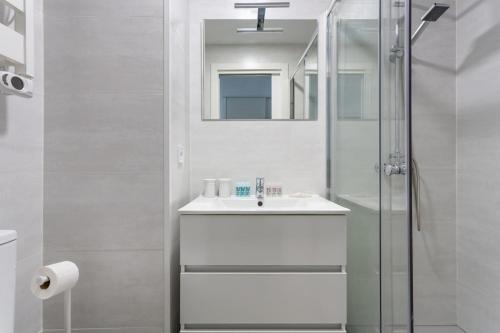 Modern studio - Av. de América