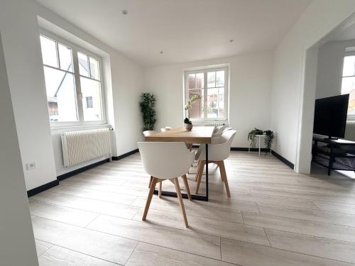 Μια τηλεόραση ή/και κέντρο ψυχαγωγίας στο Le sympathique