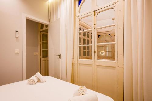 Elegant apartment - 2 Bd 1 Bth - Center Sevilla