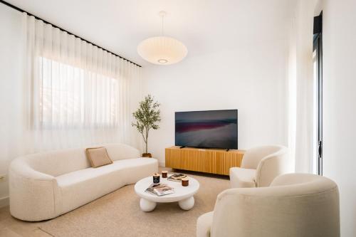 Stylish Duplex-3Beds 2Baths-Puerta Carmona Centro