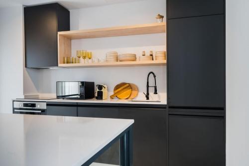 Stylish Duplex-3Beds 2Baths-Puerta Carmona Centro
