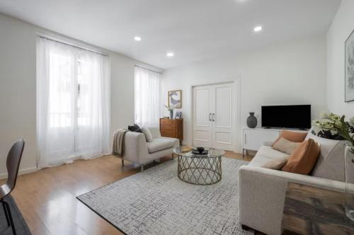 Cozy and bright- 1BED 1BATH- City center