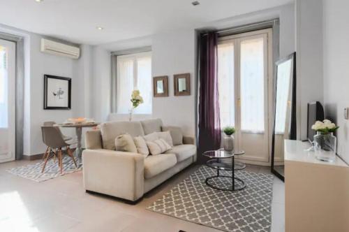 Cozy Centric- 1BD 1BT- Sol-Plaza Mayor