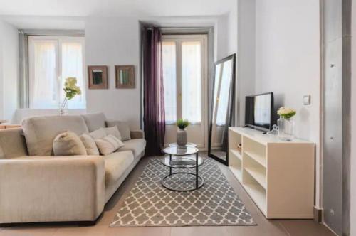 Cozy Centric- 1BD 1BT- Sol-Plaza Mayor