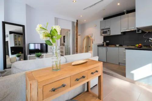Cozy Centric- 1BD 1BT- Sol-Plaza Mayor