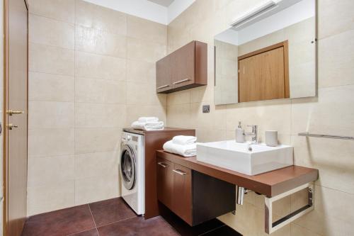 Just Urban Stays - Elegant 1-BR in Porta Romana - Duomo 4 min by M3