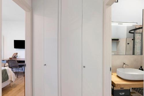 Ένα μπάνιο στο Lo Stralisco