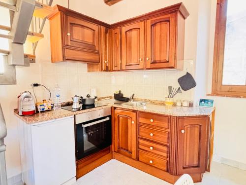 Η κουζίνα ή μικρή κουζίνα στο Casa in Umbria - nella Valle del Menotre vicino Rasiglia, Foligno, Assisi,Perugia