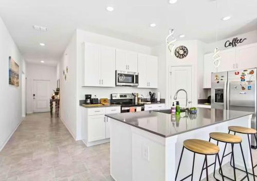 Kuchyň nebo kuchyňský kout v ubytování Family Vacation Home - 8 Minutes from Legoland