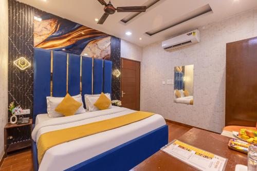 Una cama o camas en una habitación de SBS Hotel Underbridge