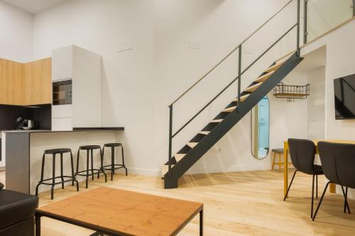 Modern Duplex 2B 2Bath Historic Centre
