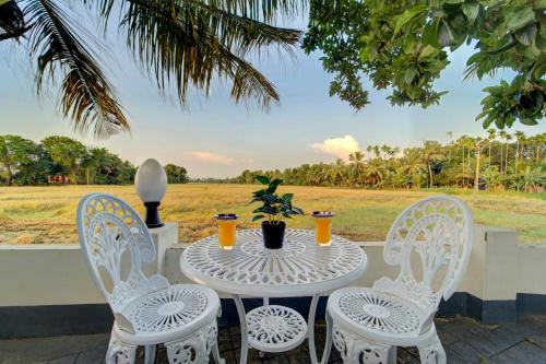 Gallery image of Breeze and Grains Resort 3-BHK Villa with Verandah & Outdoor Patio in Champakulam