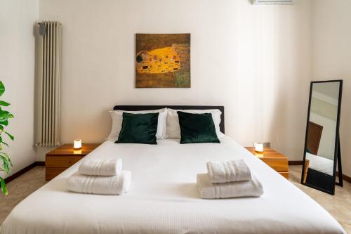 Stazione Centrale-Duomo - Apartment with Terrace