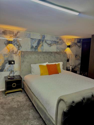 Postel nebo postele na pokoji v ubytování 1-Bed Apartment - Sleeps 2 Wifi & Central