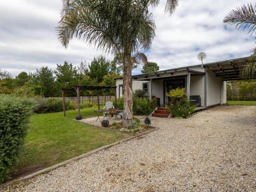 Κήπος έξω από το Five Elements Resort