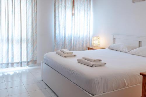 Vau Beach Apartment in Alvor, by Mycelia
