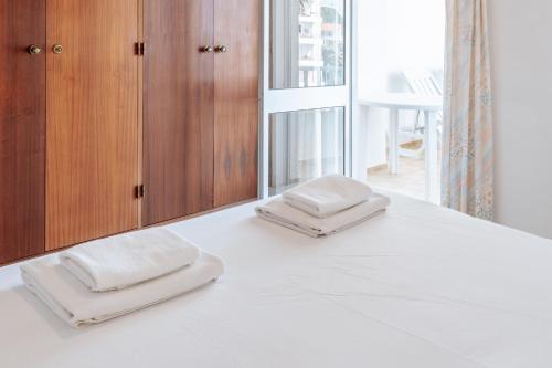 Vau Beach Apartment in Alvor, by Mycelia