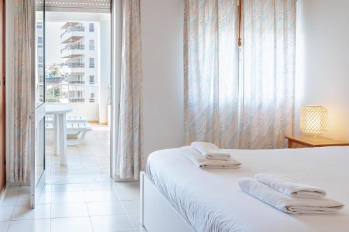 Vau Beach Apartment in Alvor, by Mycelia
