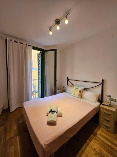 Ramblas flat 3Bedroom and Pool Min 32 days