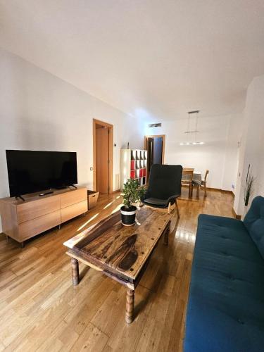 Ramblas flat 3Bedroom and Pool Min 32 days