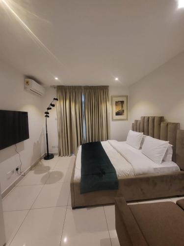 Embassy Gardens Prime Suites