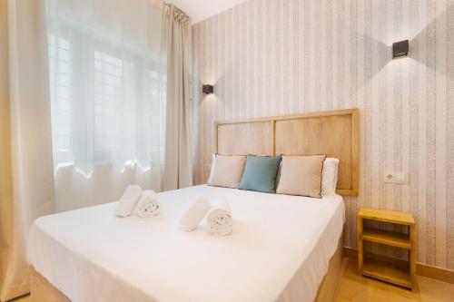New and bright Triana Niebla Apartment in Seville