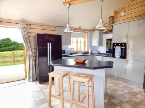 Köök või kööginurk majutusasutuses Deer Cabin-hot tub-dog friendly-mountain view