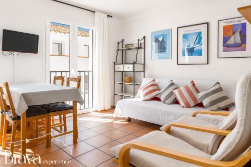 Casa Llúcia- 3' playa I planta baja I céntrico I equipado I Brava Experience