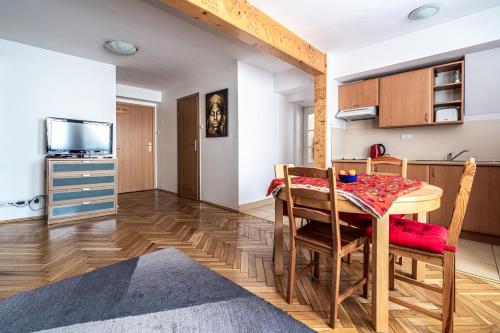 Η κουζίνα ή μικρή κουζίνα στο Apartament Floryda APARTZAKOP