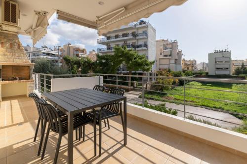 The Glyfada Getaway 3BR with Balcony by UPSTREET