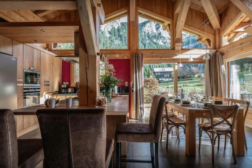 Chalet Woodline - OVO Network