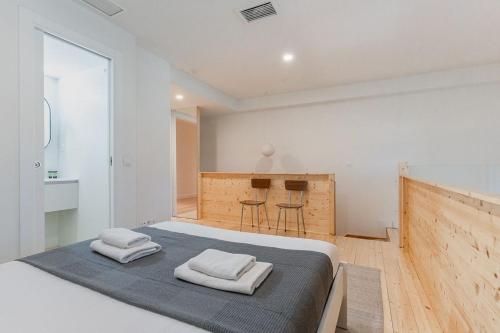 Modern Duplex - 1 Bedroom 2 Baths - Ventas
