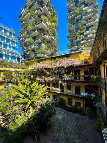 tHE Legend Loft - Bosco Verticale View