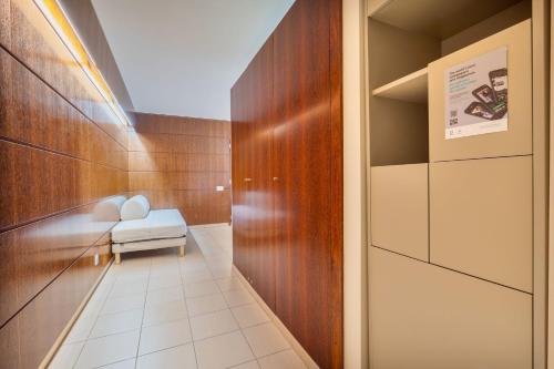 Stylish 2Bdr Flat with Pool in Salgados by Lovelystay