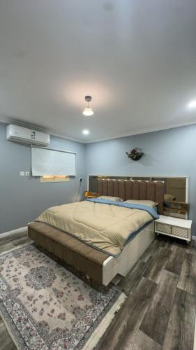 Ένα ή περισσότερα κρεβάτια σε δωμάτιο στο شقه خاصه