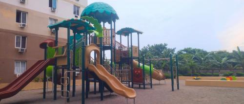 Ο χώρος παιχνιδιού για παιδιά στο Oshanbyu Transient Home