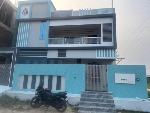 El edificio en el que está la villa