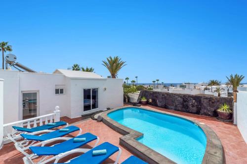 Villa Via Mare by Villa Plus