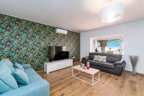 Villa Via Mare by Villa Plus
