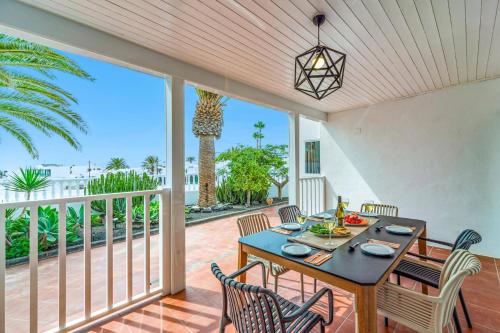 Villa Via Mare by Villa Plus
