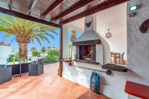 Villa Via Mare by Villa Plus