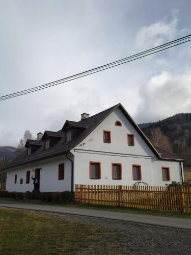 Chalupa u ztraceného potoka