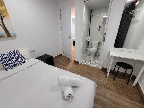 ห้องน้ำของ AYZ Elcano - Auto check-in property