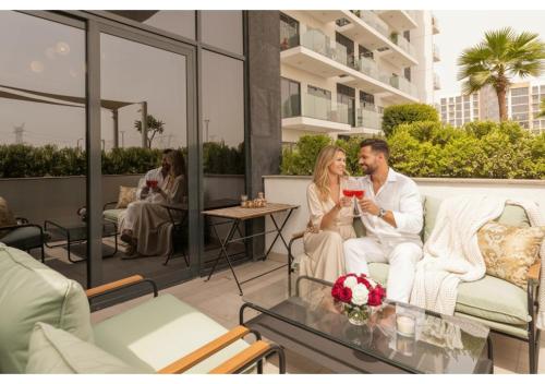 Modern Studio in Azizi Riviera 46 with Pool, Gym & Free Parking